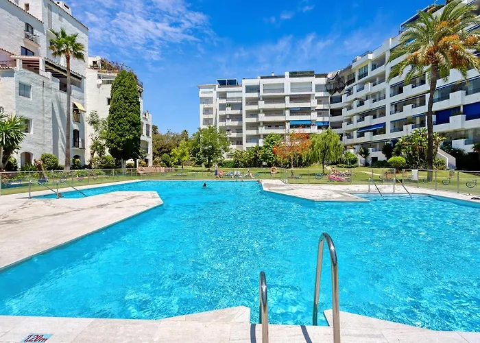 Modern 3 Bed In Puerto Banus, Apartment Marbella