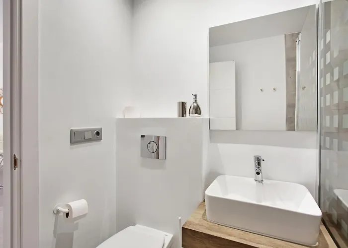 Modern 3 Bed In Puerto Banus, Marbella