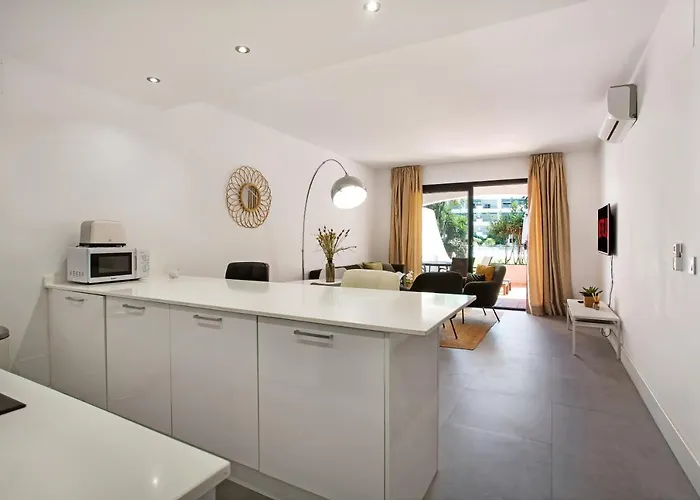 Apartment Modern 3 Bed In Puerto Banus, *
