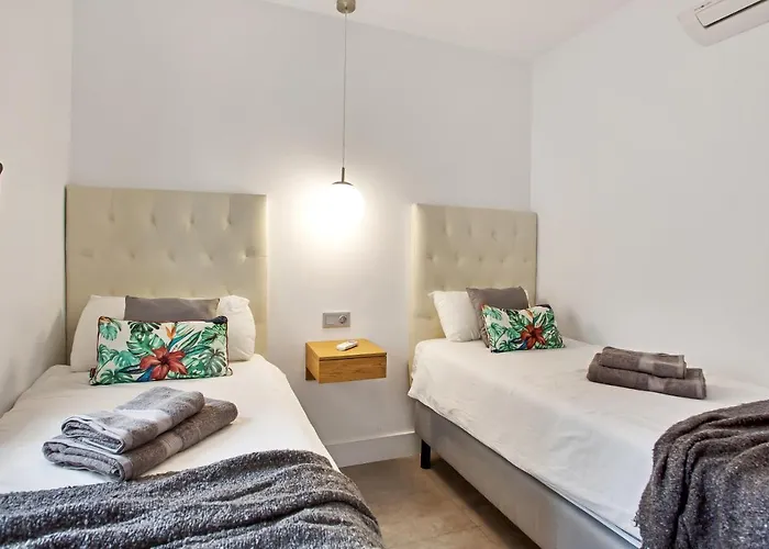 Modern 3 Bed In Puerto Banus, Marbella