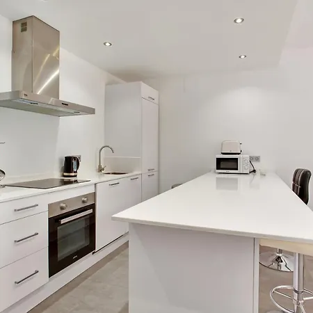 Modern 3 Bed In Puerto Banus, Appartement *