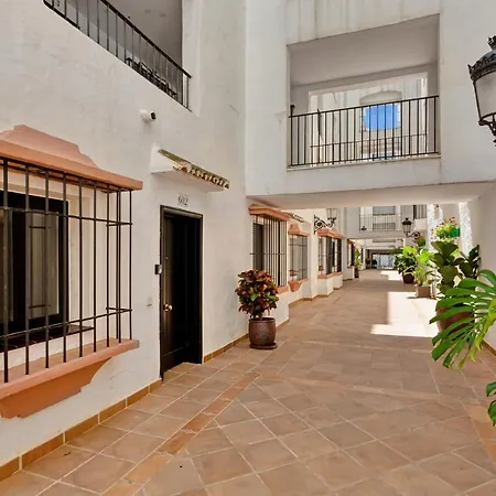 Modern 3 Bed In Puerto Banus, 公寓 马尔韦利亚