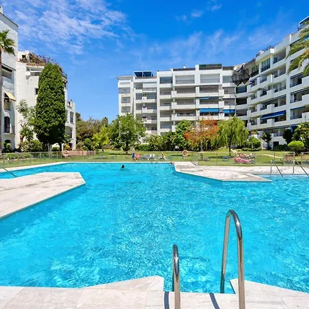 Modern 3 Bed In Puerto Banus, 公寓 马尔韦利亚
