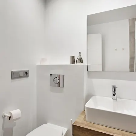 Modern 3 Bed In Puerto Banus, 马尔韦利亚