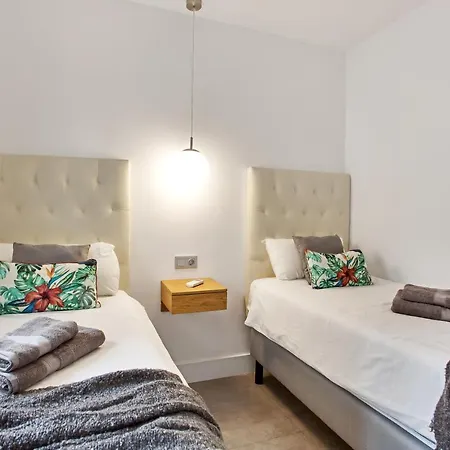 Modern 3 Bed In Puerto Banus, מארבלה