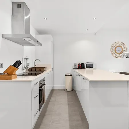 شقة Modern 3 Bed In Puerto Banus,