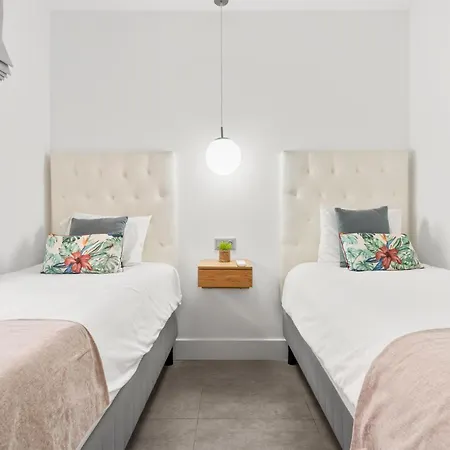 شقة Modern 3 Bed In Puerto Banus, *