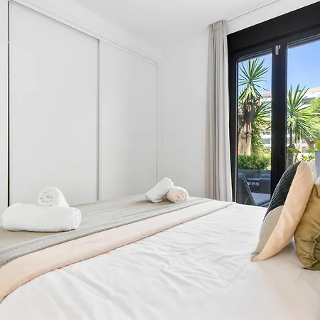 Modern 3 Bed In Puerto Banus, ماربيا