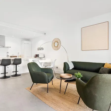 Modern 3 Bed In Puerto Banus, *