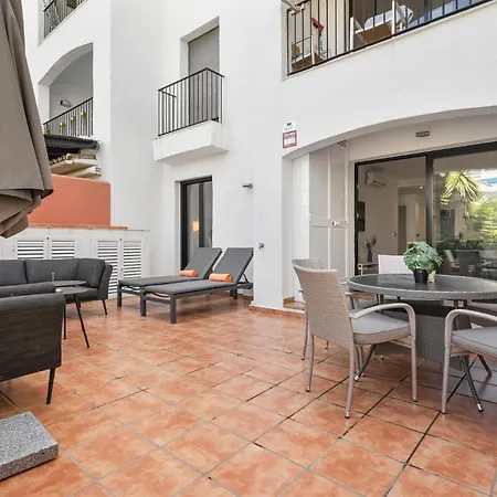 Modern 3 Bed In Puerto Banus, شقة *