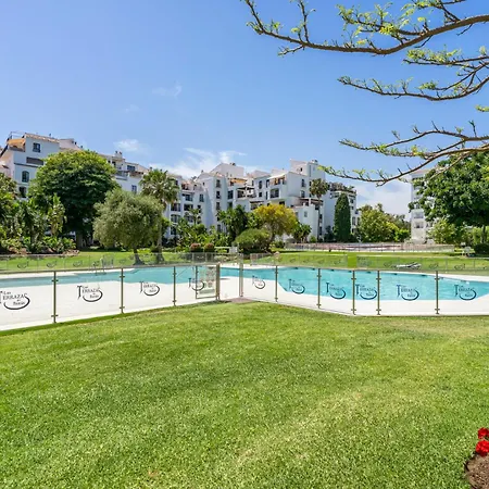 Modern 3 Bed In Puerto Banus, * ماربيا