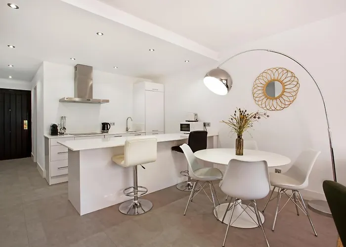 Modern 3 Bed In Puerto Banus, * Marbella