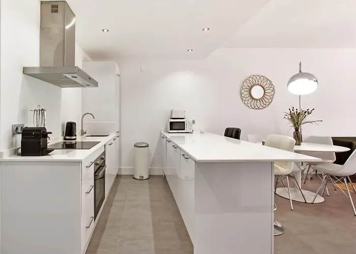 Modern 3 Bed In Puerto Banus, * Marbella