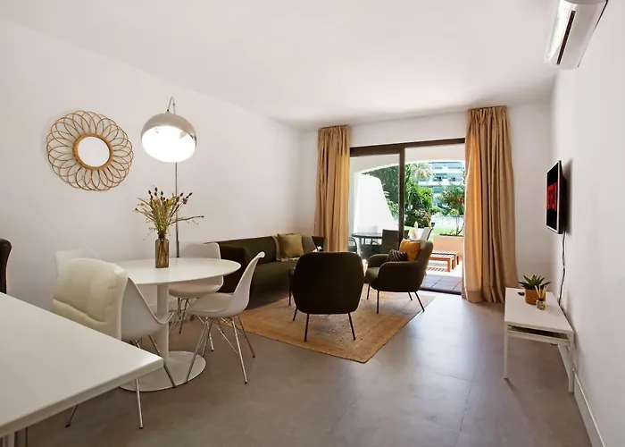 Modern 3 Bed In Puerto Banus, Apartament