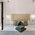 Modern 3 Bed In Puerto Banus,