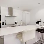 Modern 3 Bed In Puerto Banus, Daire