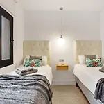 Daire Modern 3 Bed In Puerto Banus, *
