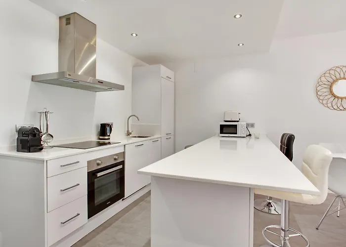 Modern 3 Bed In Puerto Banus, Apartment *