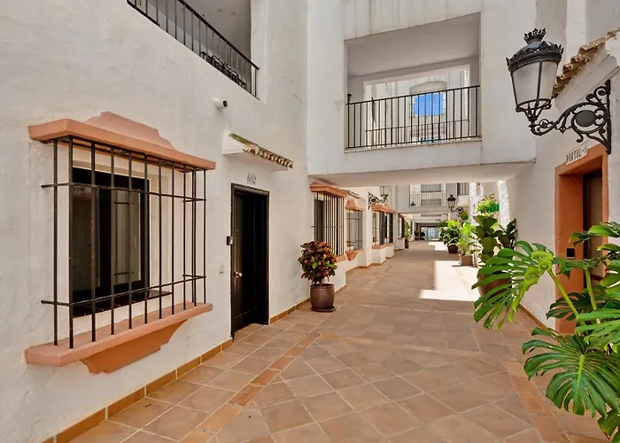 Modern 3 Bed In Puerto Banus, Apartment Marbella